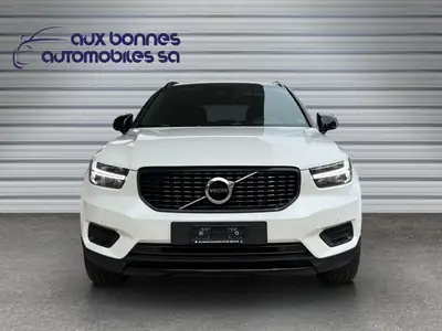 Volvo XC40 B4 Mild Hybrid AWD — SUV compact suédois, motorisation écologique et traction intégrale — Miniatura 8