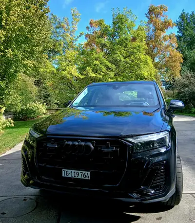 Audi Q7 55 TFSI e quattro — SUV hybride rechargeable, 75'000 km, excellence allemande — exterior view