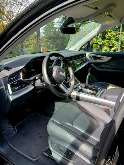 Audi Q7 55 TFSI e quattro — SUV hybride rechargeable, 75'000 km, excellence allemande — dashboard