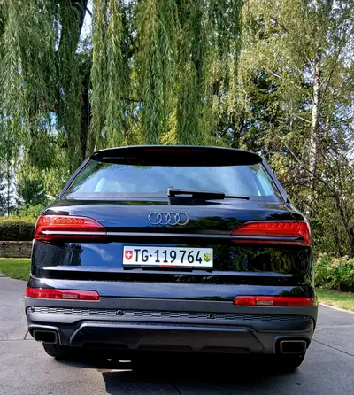 Audi Q7 55 TFSI e quattro — SUV hybride rechargeable, 75'000 km, excellence allemande — interior