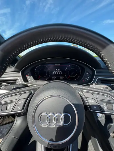 Audi A5 Cabriolet 190 ch — Élégance décapotable, moteur essence performant — interior