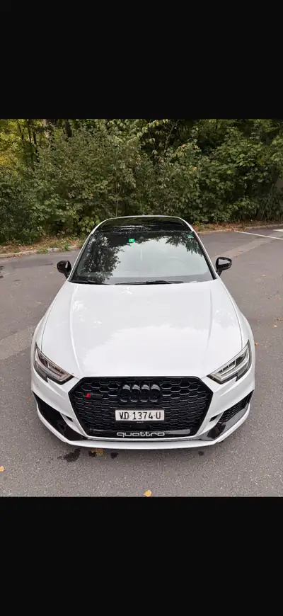 Audi RS3 Sportback — Break haute performance, 400 ch et traction intégrale — côté