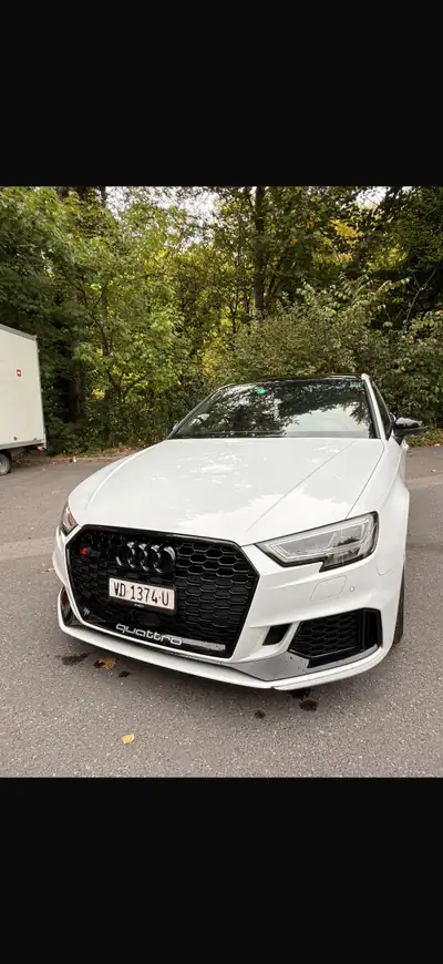 Audi RS3 Sportback — Break haute performance, 400 ch et traction intégrale — vue extérieure