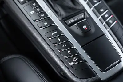 Porsche Macan GTS 2020 — SUV sportif 380 ch, kilométrage modéré — Miniatura 23