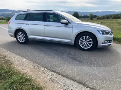 VW Passat 2.0 TDI 150 Comfortline — Break robuste, 262'000 km, diesel économe — côté