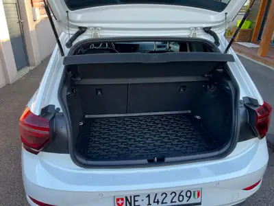 VW Polo 1.0 TSI 110 R-Line DSG — Citadine dynamique, faible kilométrage — intérieur