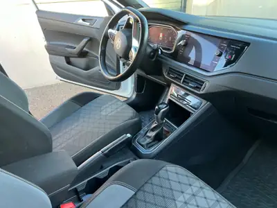 VW Polo 1.0 TSI 110 R-Line DSG — Citadine dynamique, faible kilométrage — détail