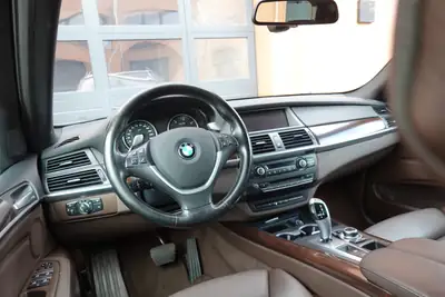 BMW X5 xDrive 30d — SUV 7 places diesel, équipement premium et fiabilité confirmée — Miniature 13