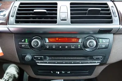 BMW X5 xDrive 30d — SUV 7 places diesel, équipement premium et fiabilité confirmée — Miniature 20