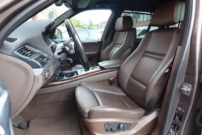 BMW X5 xDrive 30d — SUV 7 places diesel, équipement premium et fiabilité confirmée — Miniature 24
