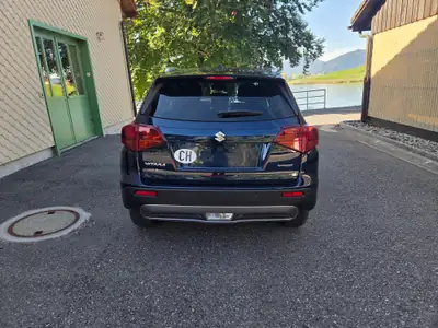 Suzuki Vitara 1.5B Hybrid 4x4 — SUV compact hybride, faible kilométrage et équipé hiver — interni