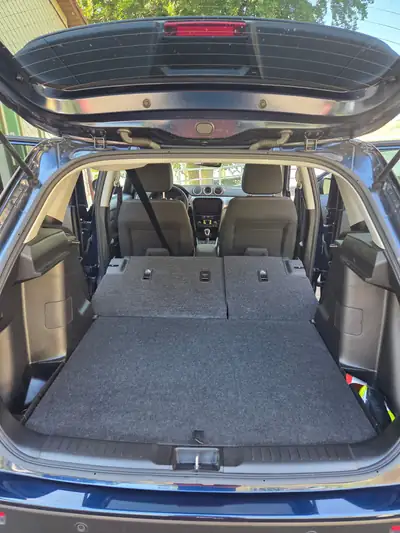 Suzuki Vitara 1.5B Hybrid 4x4 — SUV compact hybride, faible kilométrage et équipé hiver — Miniatura 9