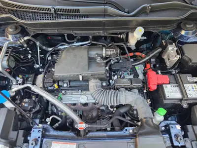 Suzuki Vitara 1.5B Hybrid 4x4 — SUV compact hybride, faible kilométrage et équipé hiver — Miniatura 12