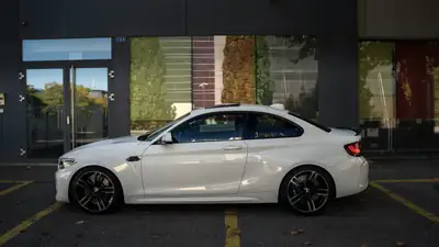 BMW M2 Coupé 2017 — Performance sportive, 37'000 km, blanc métallisé — Miniatur 7