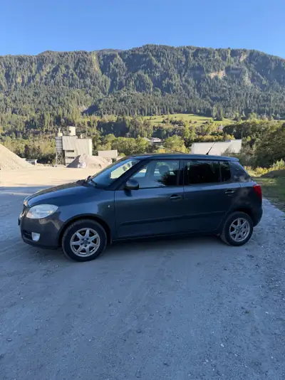 Skoda Fabia 1.4 16V Elegance — Citadine fiable et économe, 153'000 km — côté