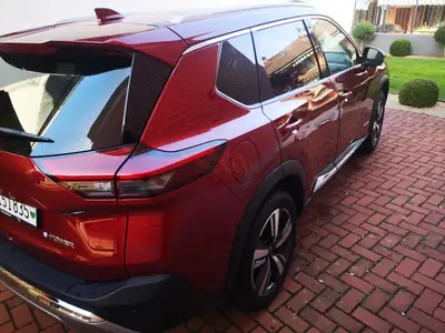 Nissan X-Trail 1.5 VC-T Tekna e-4orce — SUV hybride rechargeable, 90'000 km, traction intégrale — côté