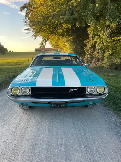 Dodge Challenger 1970 — Muscle car légendaire, faible kilométrage — arrière