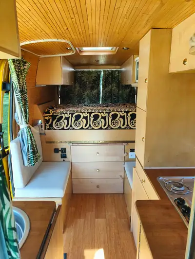 VW Crafter 2.0 TDI 136 — Van aménagé robuste, 145'000 km, sans sinistre — détail