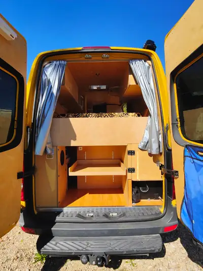 VW Crafter 2.0 TDI 136 — Van aménagé robuste, 145'000 km, sans sinistre — Miniature 7