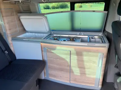 VW T6.1 California Ocean 2.0 TDI 150 — Camping-car premium, 49'000 km seulement — Miniature 7