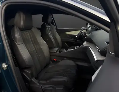Peugeot 3008 1.5 BlueHDi GT Pack — SUV diesel efficace, révisé et sans sinistre — Miniatura 9