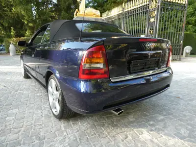 Opel Astra 2.0i Turbo Cabriolet — Roadster sportif rare, 200 ch et équipements premium — Heckansicht