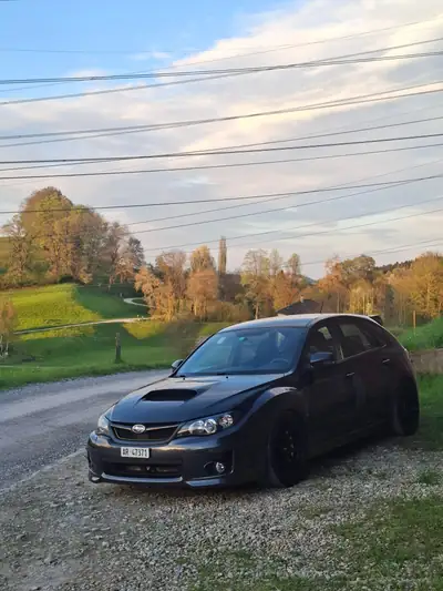 Subaru WRX STI 2011 — Berline sportive intégrale, 301 ch dynamiques — Außenansicht
