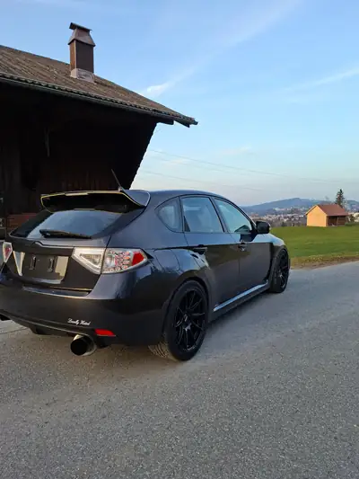 Subaru WRX STI 2011 — Berline sportive intégrale, 301 ch dynamiques — Seitenansicht