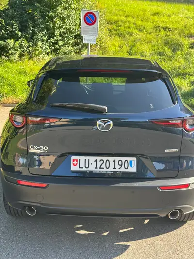 Mazda CX-30 Homura 2024 — SUV compact hybride, 20'100 km seulement — interior