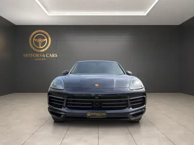Porsche Cayenne E-Hybrid Platinum Edition 2023 — SUV hybride rechargeable haute performance — vista posteriore
