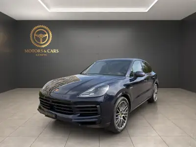 Porsche Cayenne E-Hybrid Platinum Edition 2023 — SUV hybride rechargeable haute performance — vista esterna