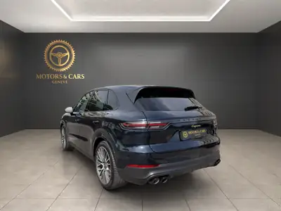 Porsche Cayenne E-Hybrid Platinum Edition 2023 — SUV hybride rechargeable haute performance — Miniatura 8