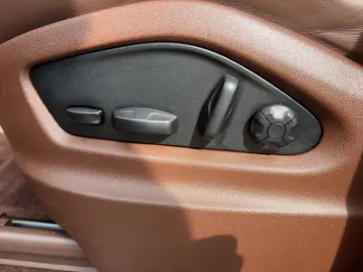 Porsche Cayenne E-Hybrid Platinum Edition 2023 — SUV hybride rechargeable haute performance — Miniatura 25