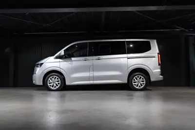 VW Caravelle 2.0 TDI Style — Monospace 8 places, faible kilométrage et équipé — arrière