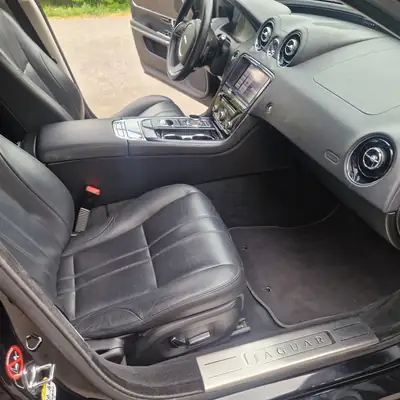Jaguar XJ 2.0 Ti Executive — Berline britannique élégante, 195'000 km, sans sinistre — intérieur
