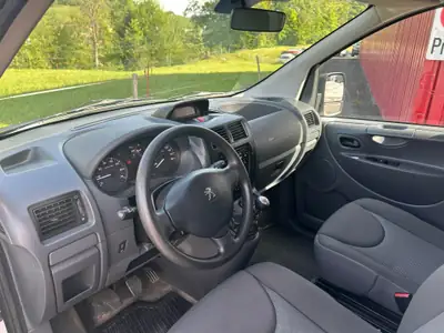 Peugeot Expert Dangel 4x4 — Utilitaire robuste avec transmission intégrale, 115'000 km — dettaglio
