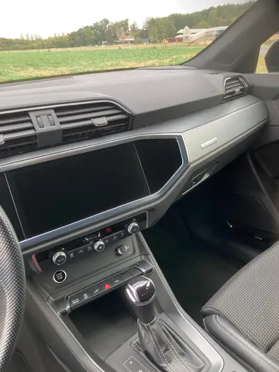 Audi Q3 Sportback 45 TFSI e — SUV coupé hybride rechargeable, 245 ch et faible kilométrage — Armaturenbrett