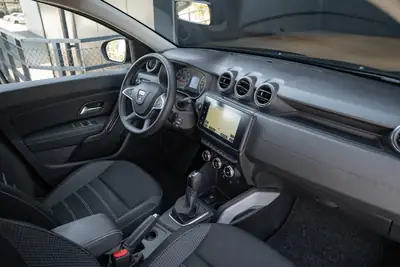 Dacia Duster TCe 150 Prestige EDC — SUV compact fiable, peu kilométré, 4x2 — Miniatura 13