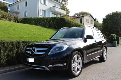 Mercedes-Benz GLK 220 CDI 4Matic — SUV compact robuste, transmission intégrale, diesel économe — vue extérieure