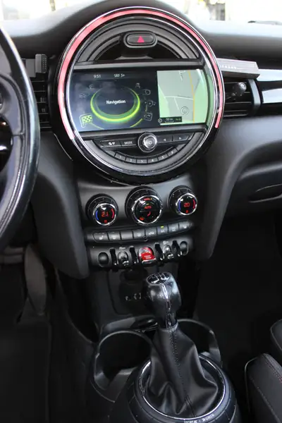 MINI Cooper 1.5i — Citadine dynamique, entretien réduit, sans sinistre — Miniatura 12