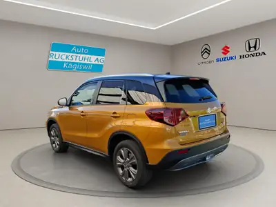 Suzuki Vitara 1.4 T Piz Sulai Hybrid 4x4 — SUV compact hybride, 20 km seulement — cruscotto