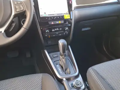 Suzuki Vitara 1.4 T Piz Sulai Hybrid 4x4 — SUV compact hybride, 20 km seulement — Miniatura 10