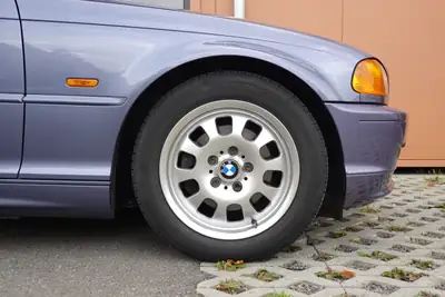 BMW 320Ci Coupé 2001 — Classique affirmé, 8 roues, état impeccable — tableau de bord