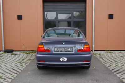 BMW 320Ci Coupé 2001 — Classique affirmé, 8 roues, état impeccable — Miniature 9