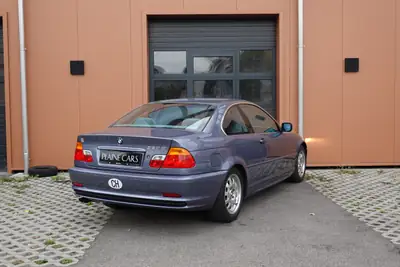 BMW 320Ci Coupé 2001 — Classique affirmé, 8 roues, état impeccable — Miniature 8