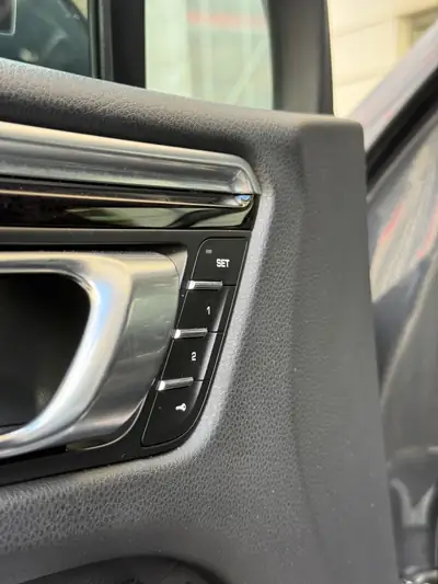 Porsche Macan S PDK — SUV premium sportif, toit panoramique et équipement luxe — Miniature 9
