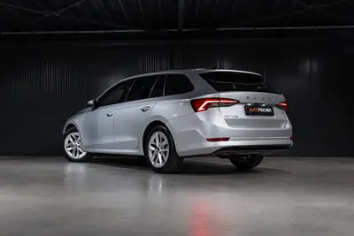 Skoda Octavia Combi 1.5 TSI — Break polyvalent, 73'890 km, équipé intelligemment — côté