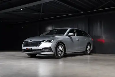 Skoda Octavia Combi 1.5 TSI — Break polyvalent, 73'890 km, équipé intelligemment — tableau de bord