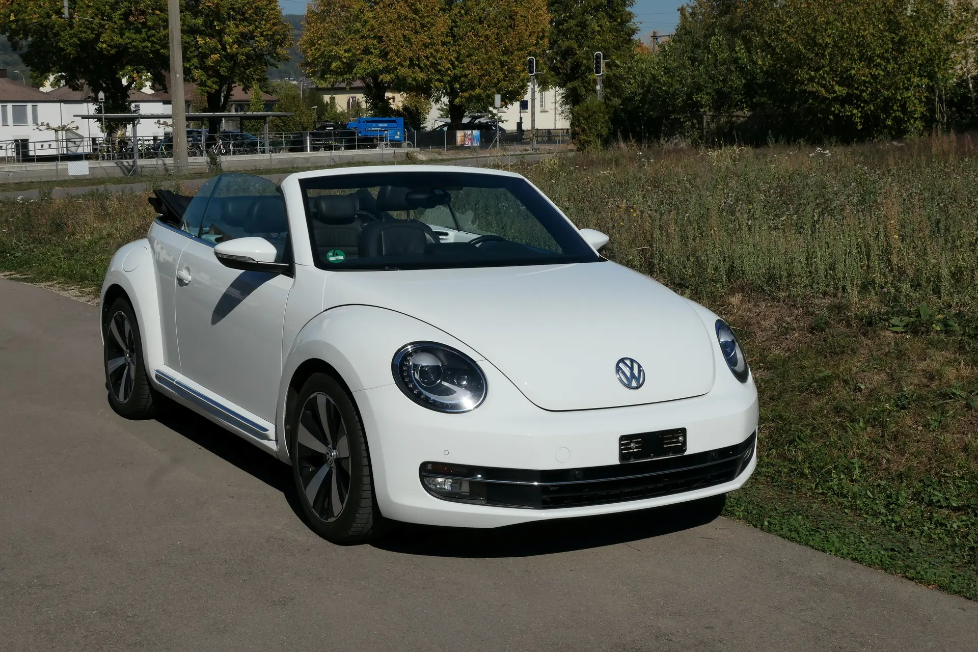 VW Beetle Cabriolet 1.4 TSI Design — Décapotable rétro, moteur turbo performant