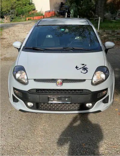 Fiat Punto 1.4 T MultiAir Abarth SuperSp. — Sportive compacte, 180 ch dynamiques — fianco